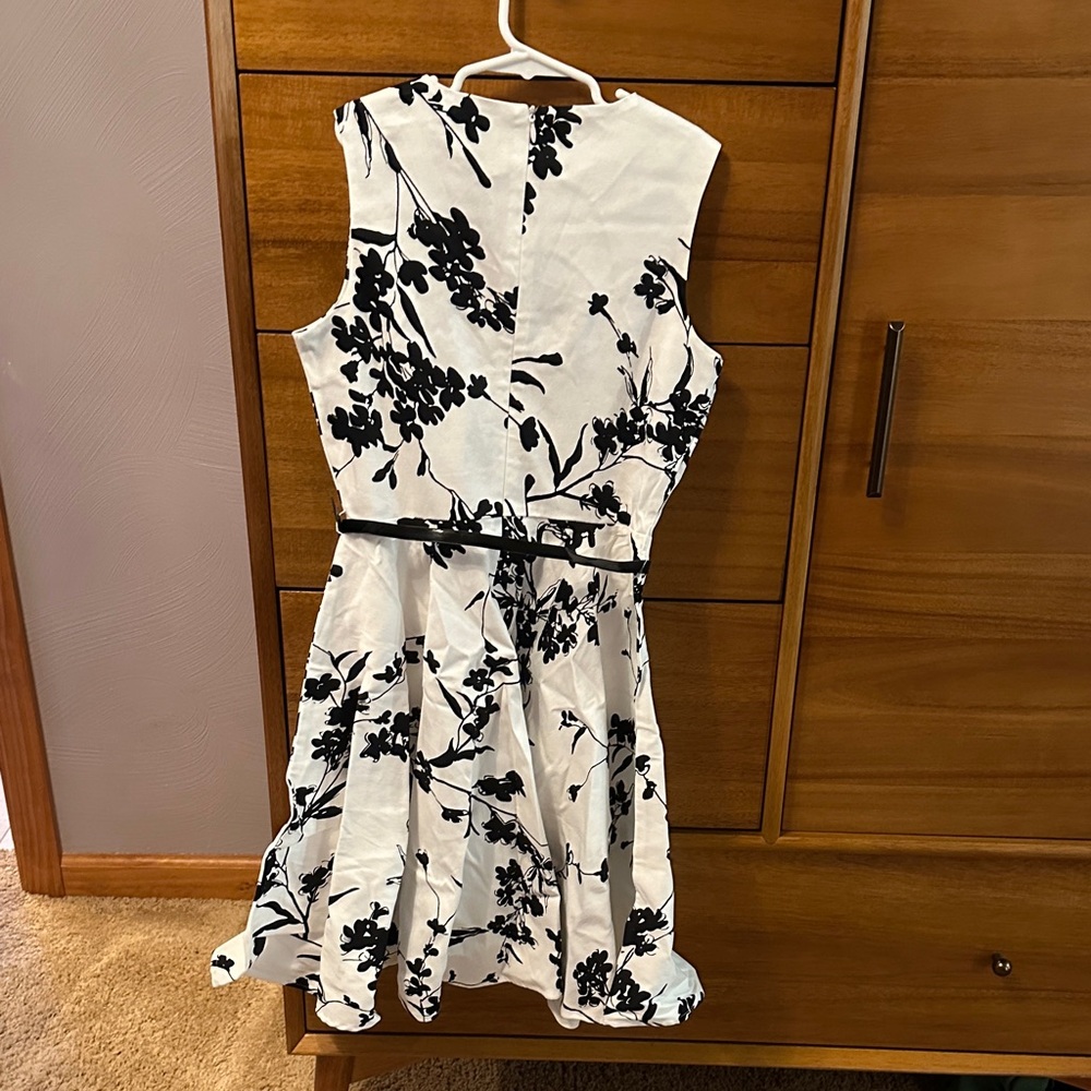 NEW w/ tags Elegant Black and White Floral Kids Dress - Picture 4 of 4